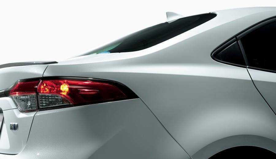 Детали экстерьера Toyota Corolla Hybrid WxB 2019 года  (JP) (фото 10 из 13)